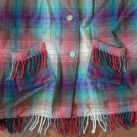 Vintage 60s Sharpee’s plaid wool cape with fringe - Picture 9 of 9